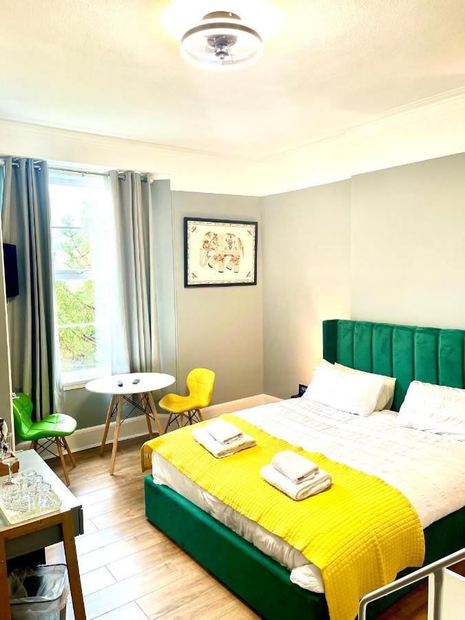 The Westbank Hotel Торки Екстериор снимка