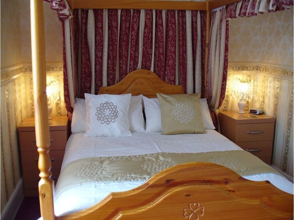 The Westbank Hotel Торки Екстериор снимка